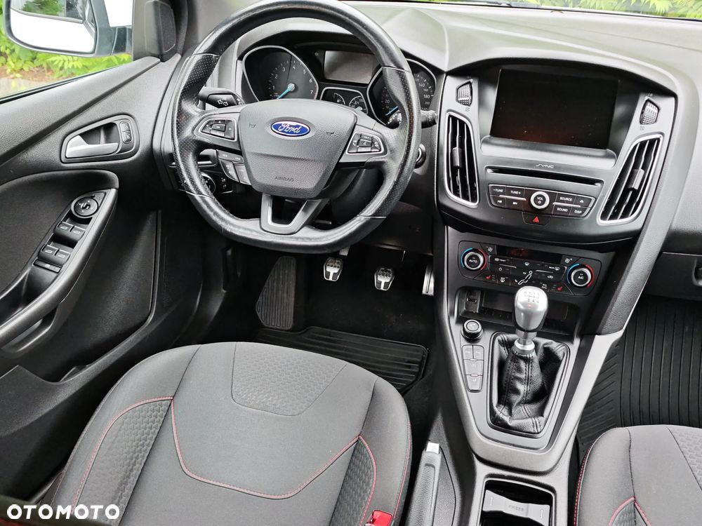 Ford Focus 1.5 EcoBoost STart-Stopp-System ST-LINE - 14