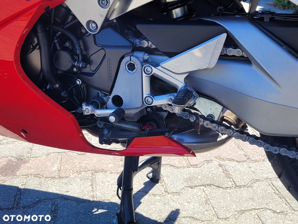 Honda VFR - 17