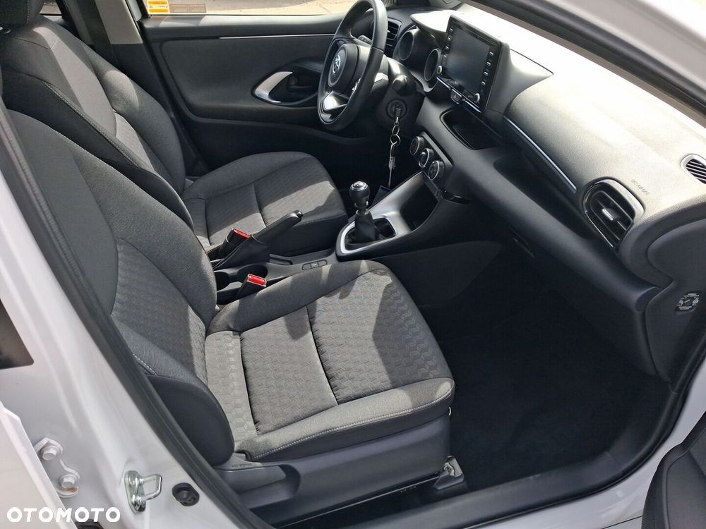 Toyota Yaris - 10