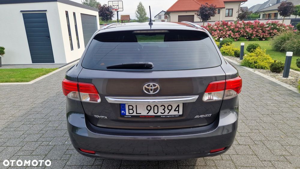 Toyota Avensis Combi 1.8 Executive - 6