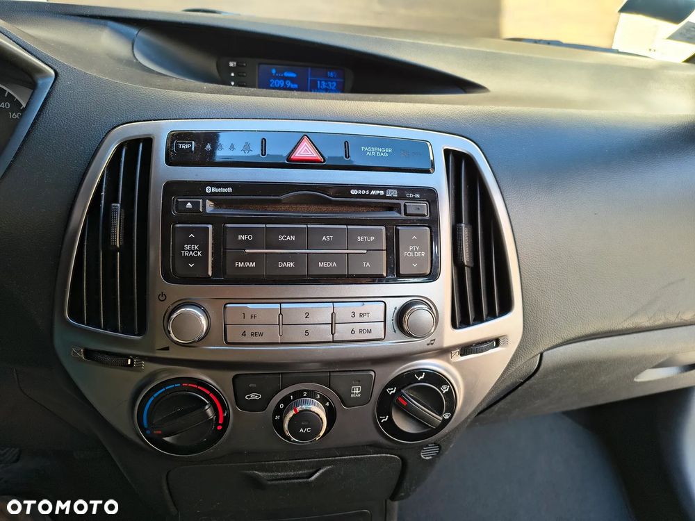 Hyundai i20 - 15