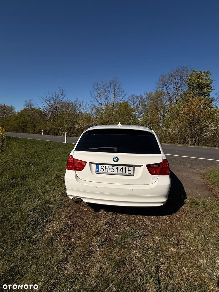 BMW Seria 3 318i - 3