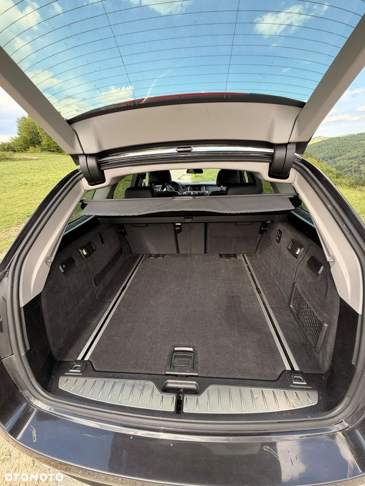 BMW Seria 5 520d xDrive - 13