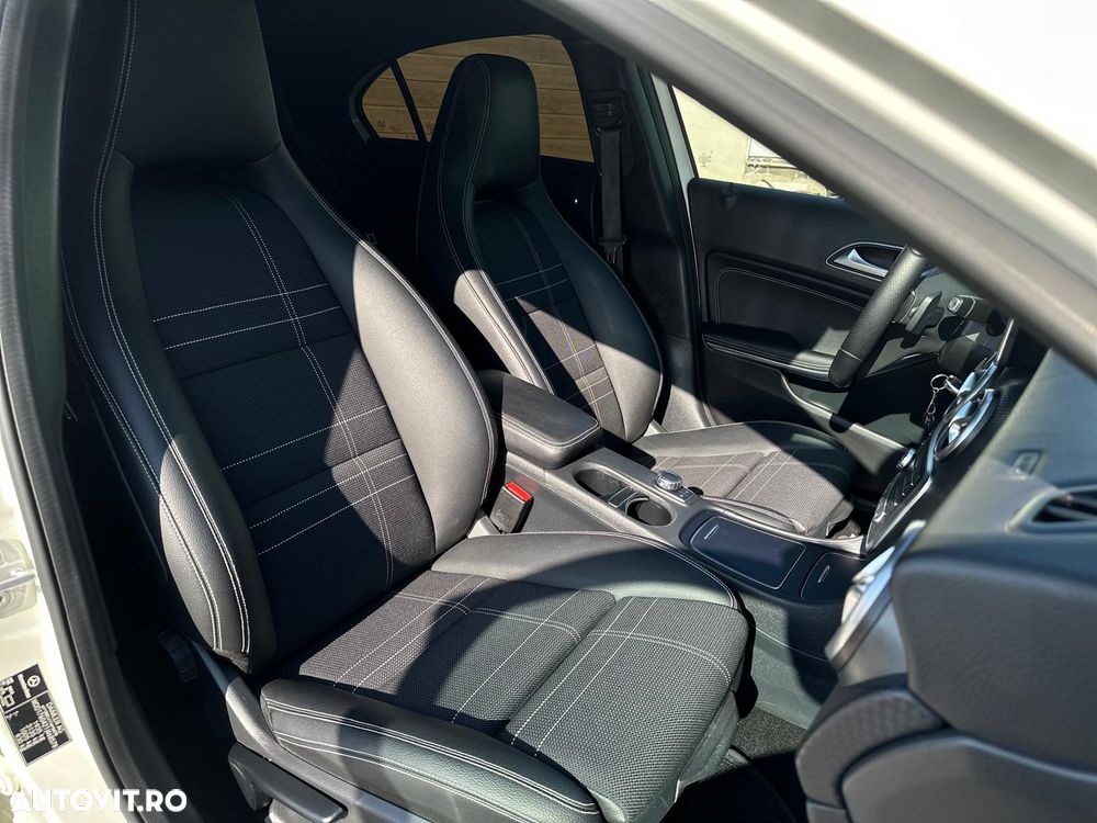 Mercedes-Benz A 180 7G-DCT Urban - 15