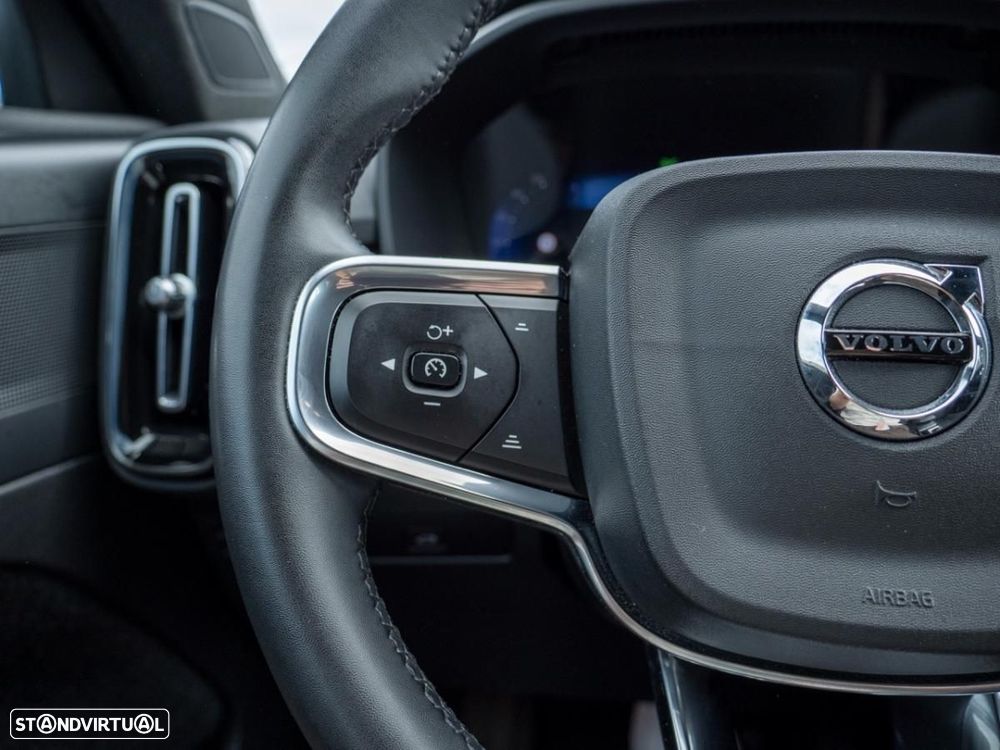 Volvo XC 40 Recharge Core - 31
