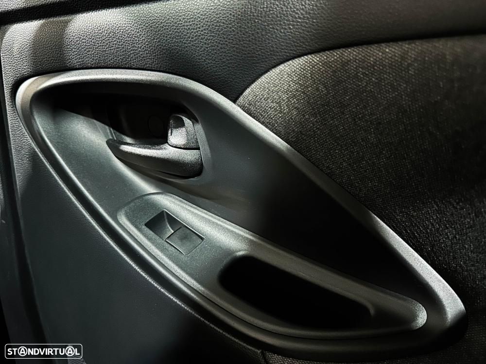 Toyota Yaris 1.5 HDF Comfort - 28
