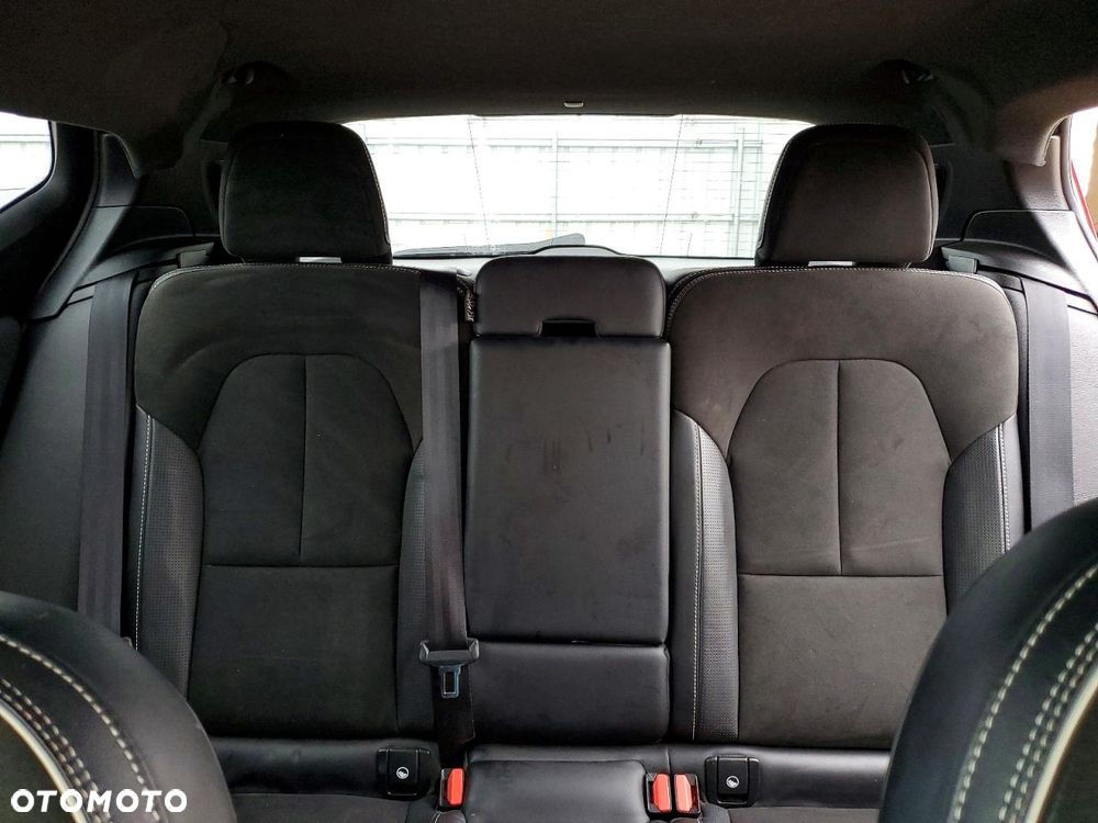 Volvo XC 40 T5 AWD R-Design - 10