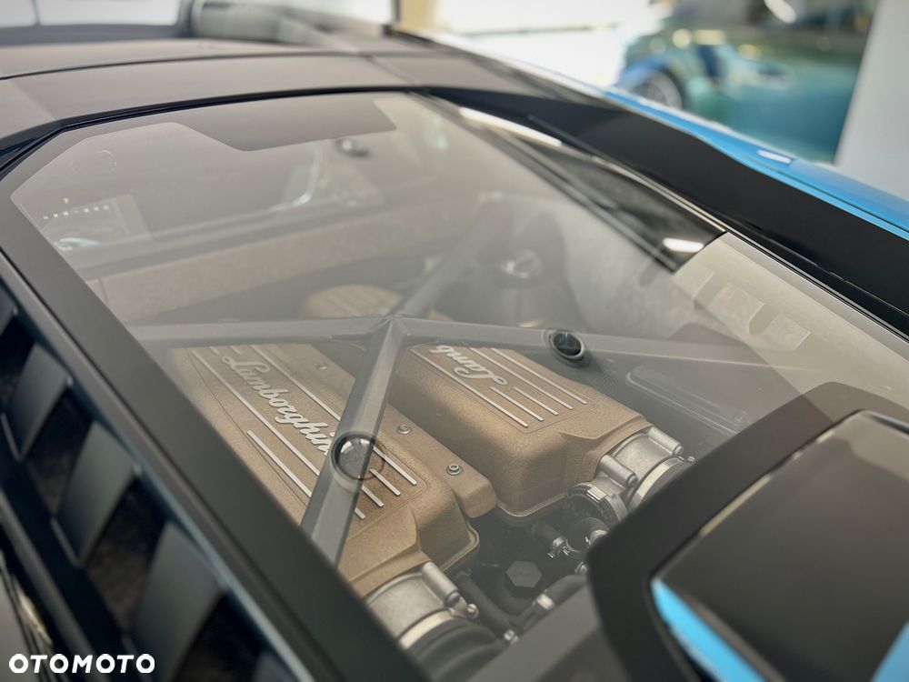 Lamborghini Huracan Performante - 11