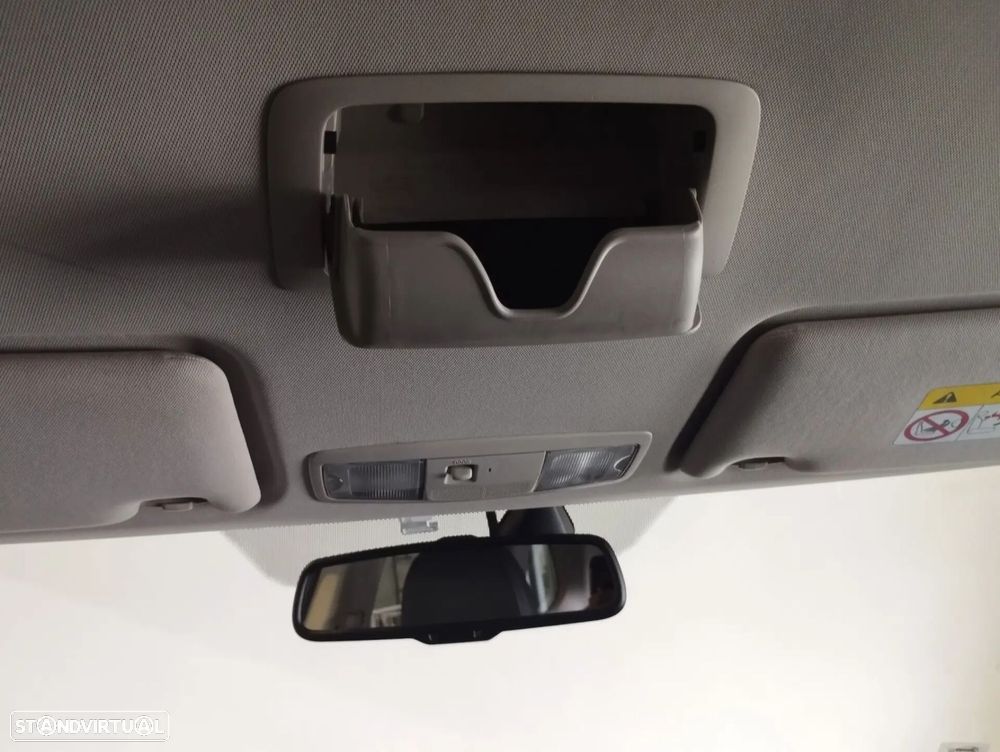 Mitsubishi Outlander - 21