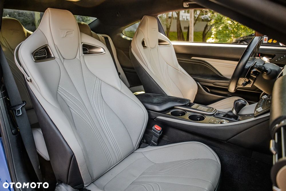 Lexus RC F Carbon - 25