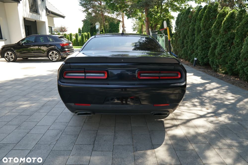 Dodge Challenger - 31