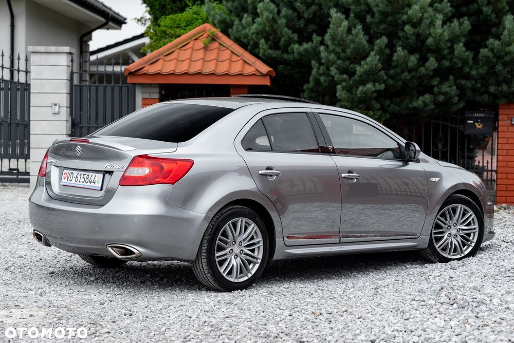 Suzuki Kizashi 2.4 4x4 CVT Sport - 11