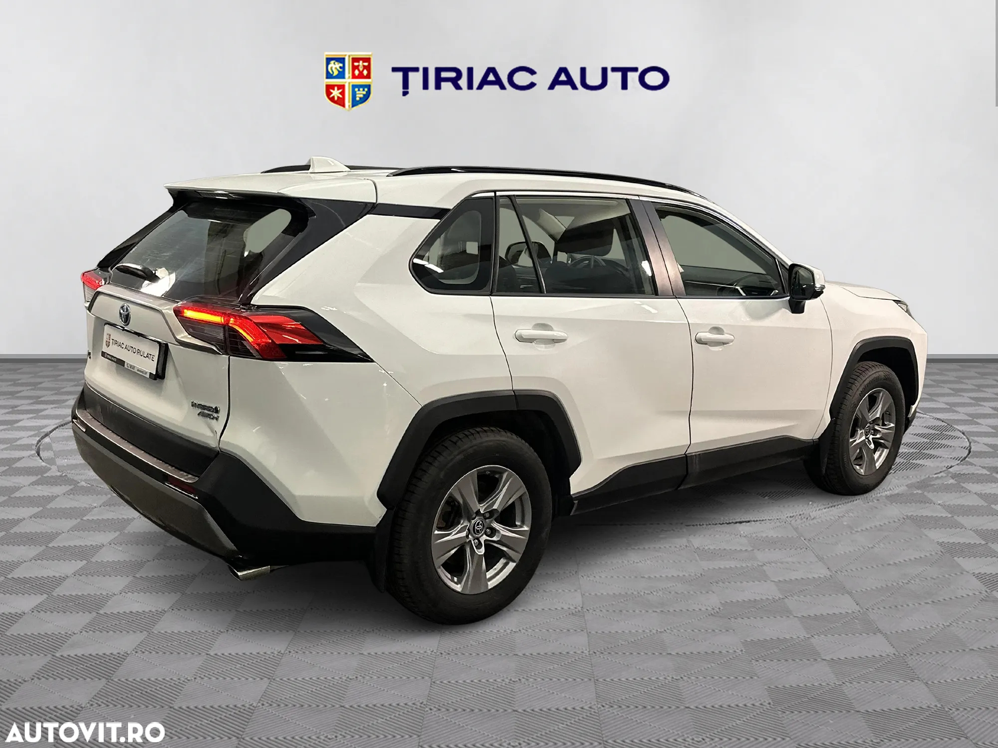 Toyota RAV4 - 5