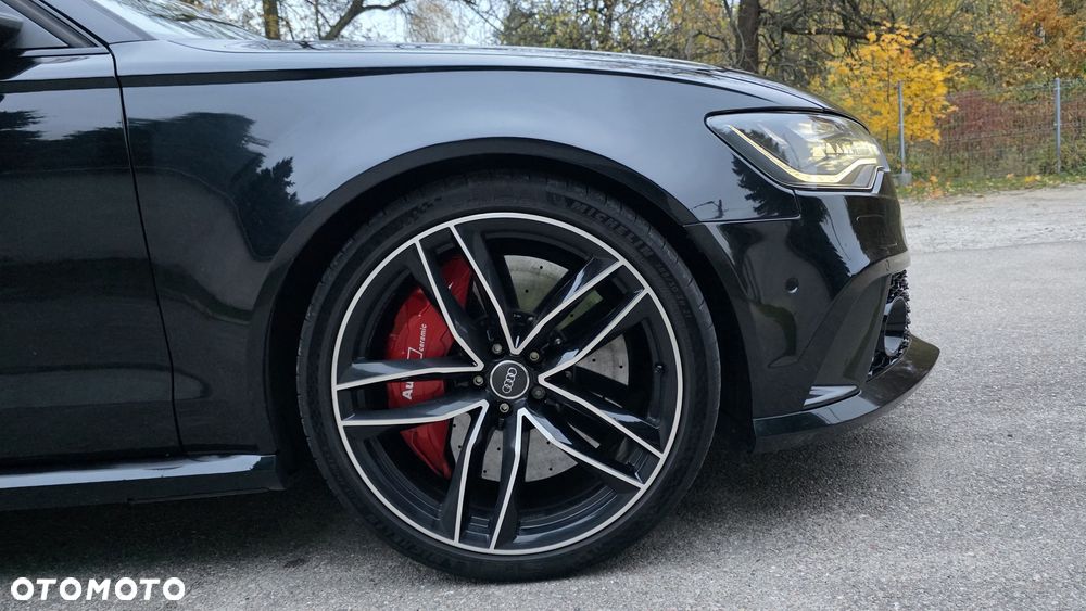 Audi RS6 Avant - 18
