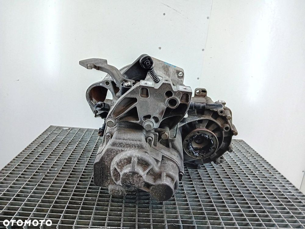 SKRZYNIA BIEGÓW MANUALNA SKODA OCTAVIA III PTW 1.6 TDI - 4