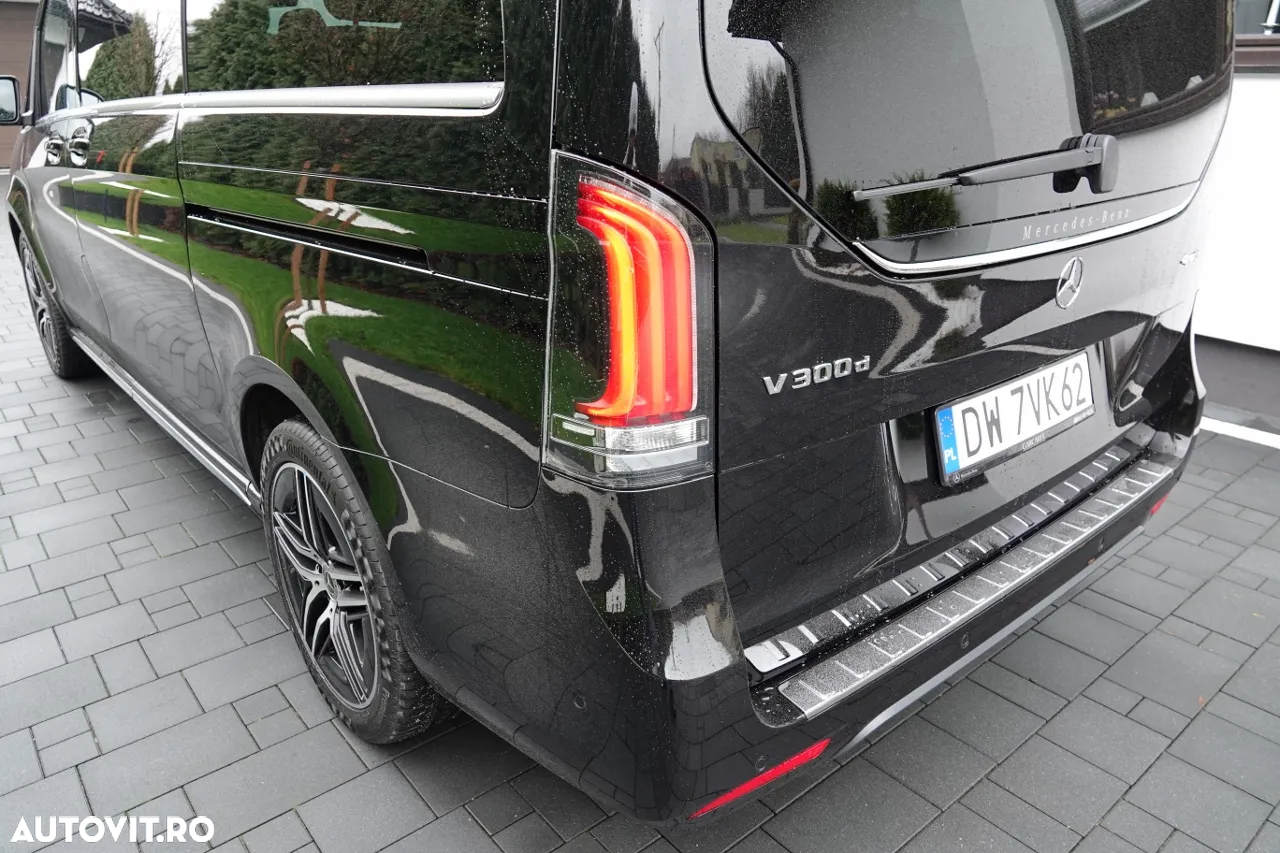 Mercedes-Benz V - 12