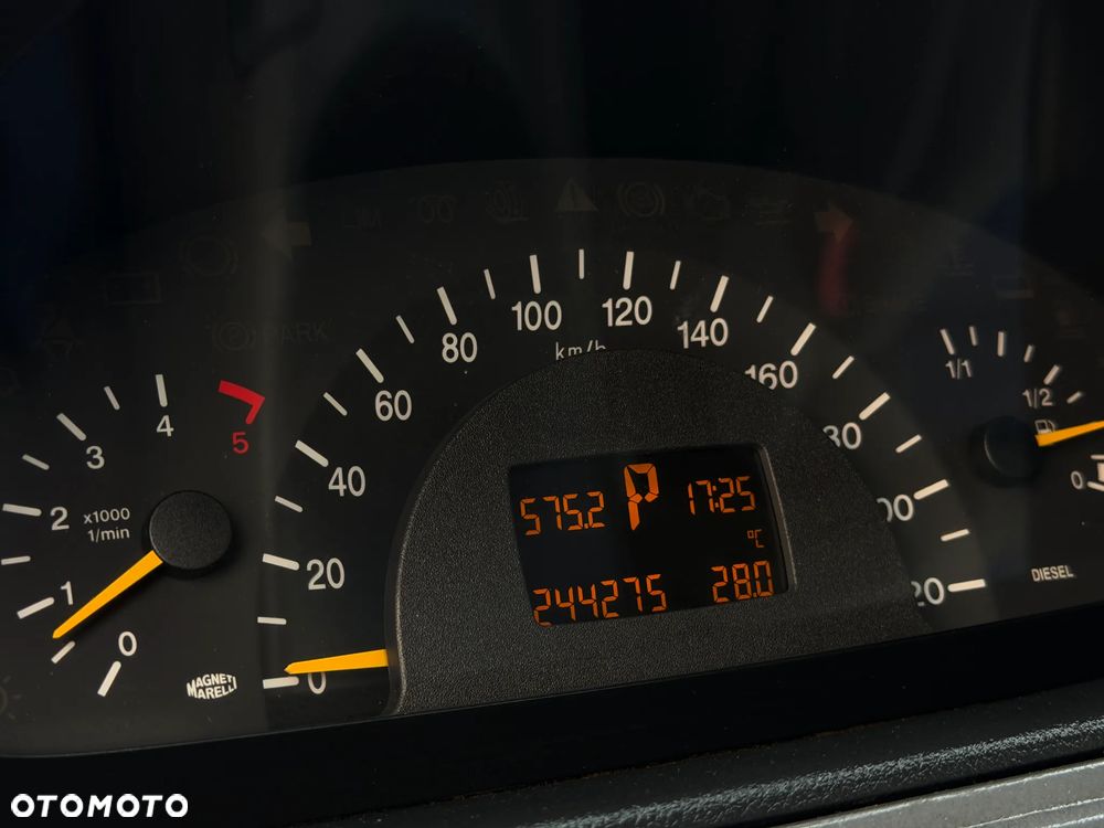 Mercedes-Benz Vito - 9