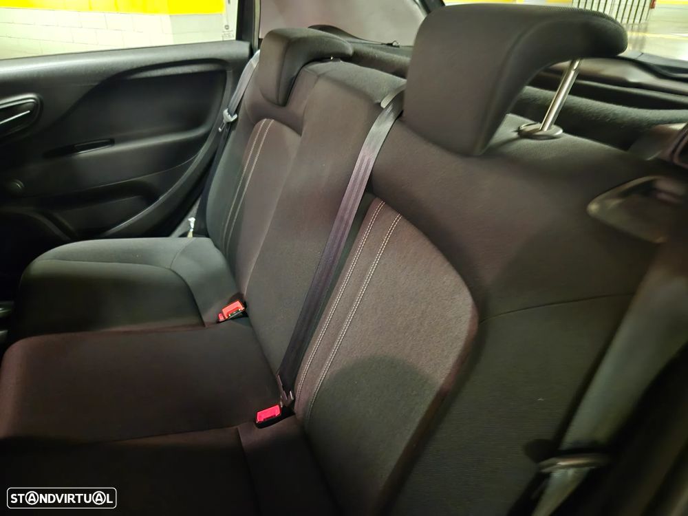 Fiat Punto 1.2 Lounge Start&Stop - 27