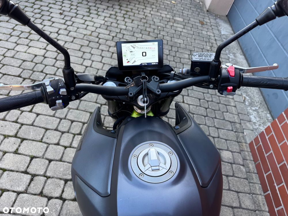 QJMOTOR Inny - 16