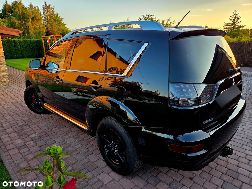 Mitsubishi Outlander - 3