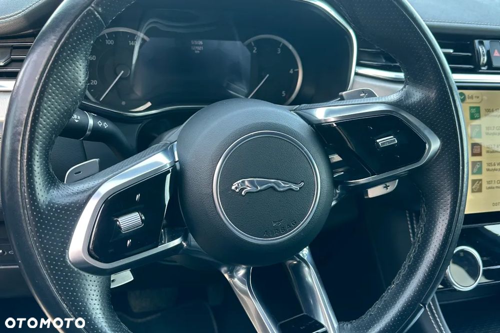 Jaguar F-Pace D200 AWD R-Dynamic S - 33