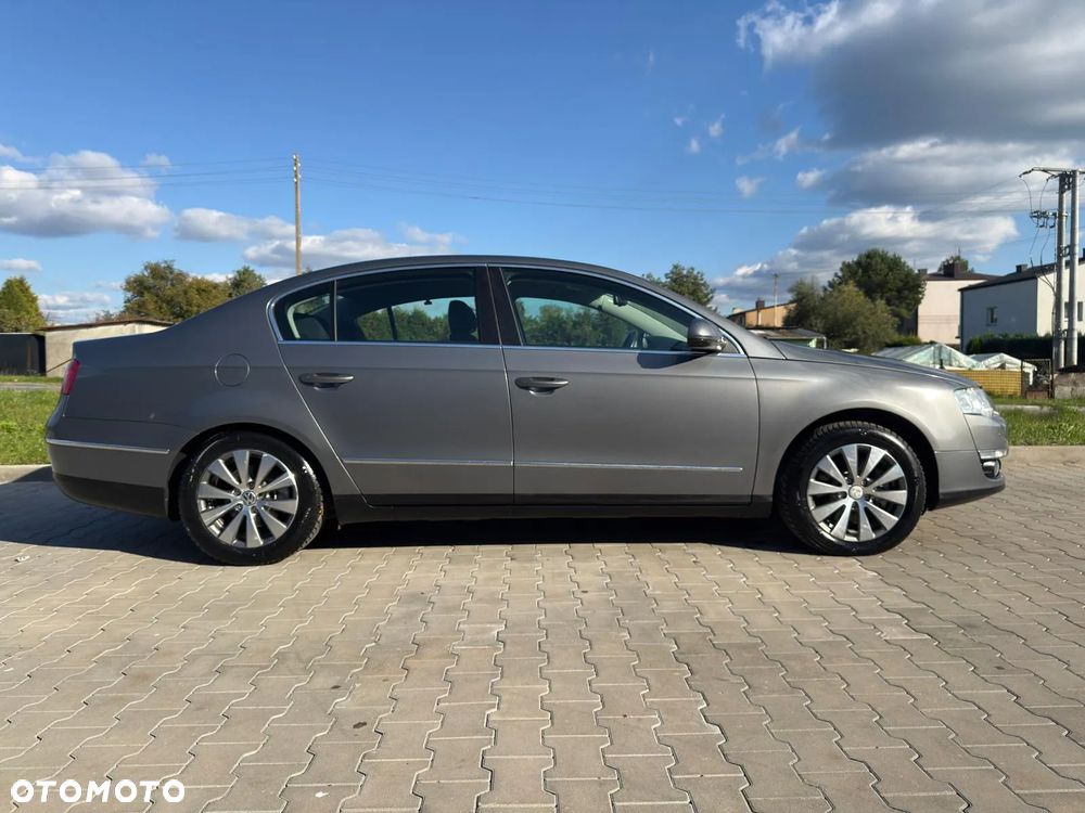 Volkswagen Passat 2.0 FSI Comfortline - 6