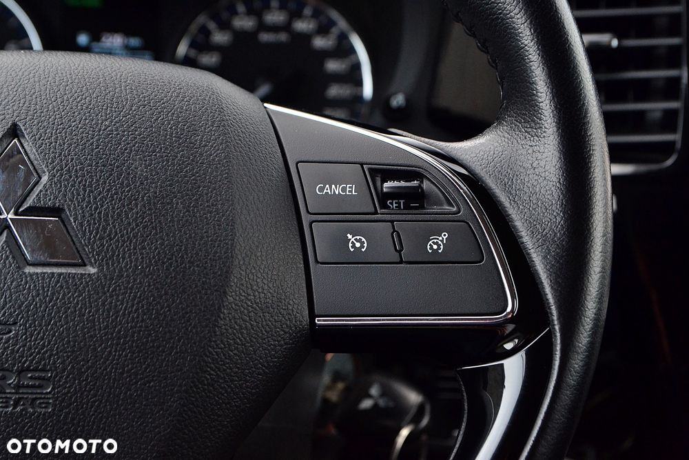 Mitsubishi Outlander 2.0 2WD Diamant - 20