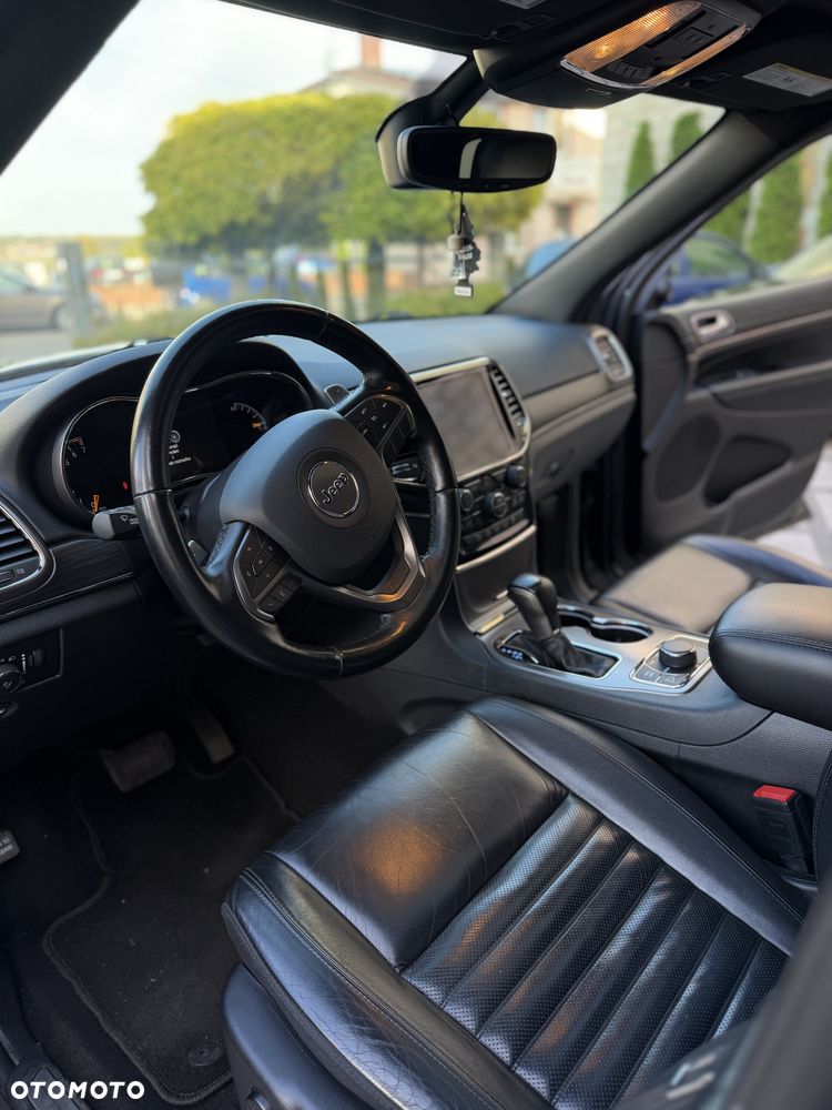 Jeep Grand Cherokee - 9
