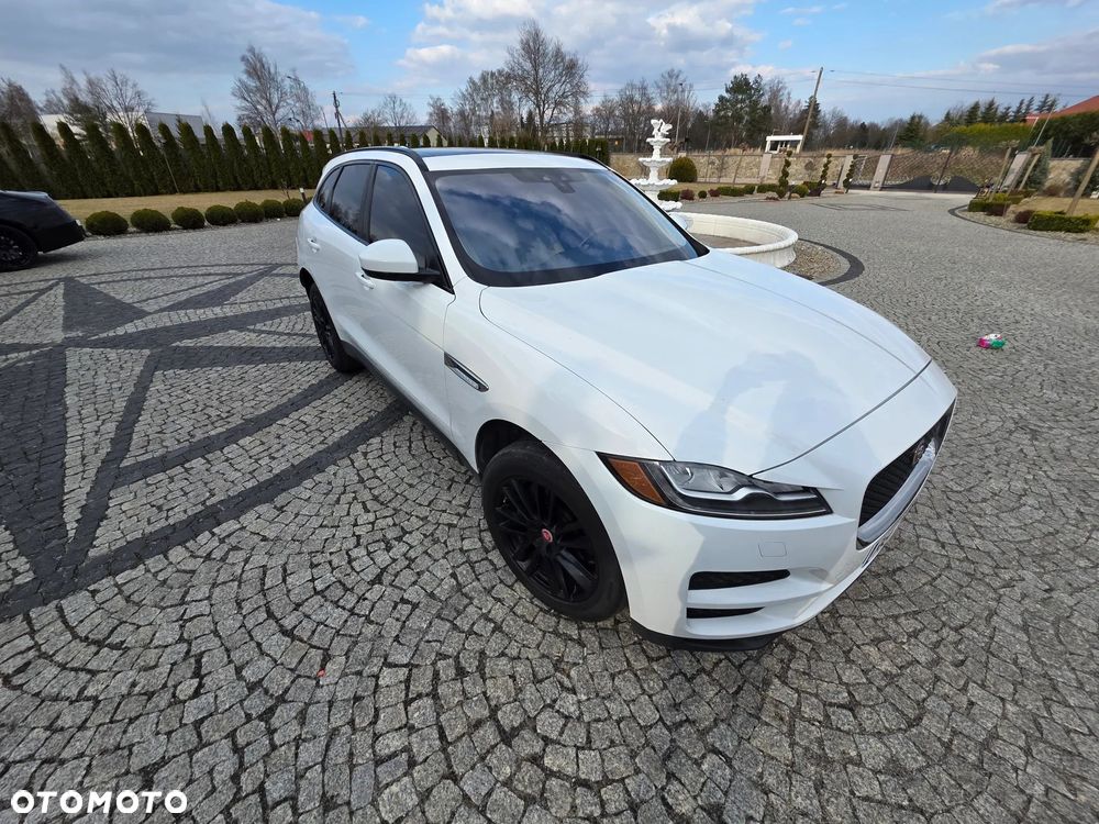 Jaguar F-Pace - 1