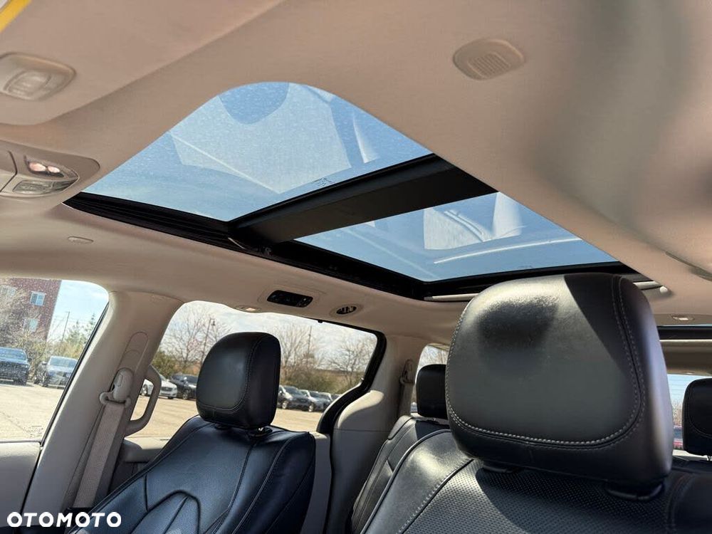 Chrysler Pacifica - 13