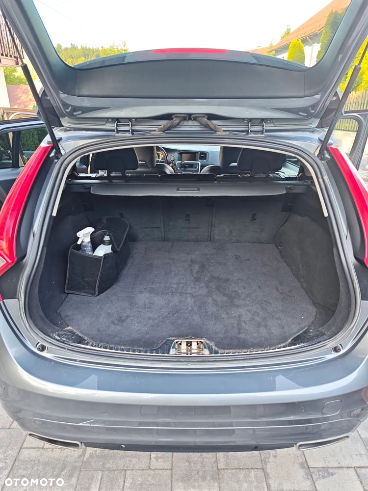 Volvo V60 D4 Drive-E Momentum - 22