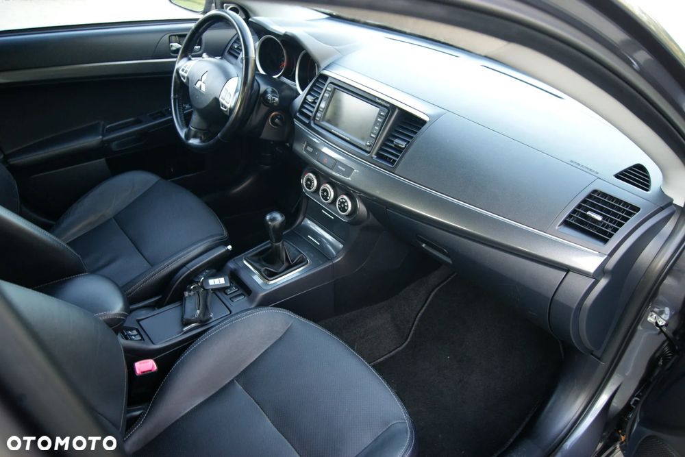 Mitsubishi Lancer 1.8 Intense - 26