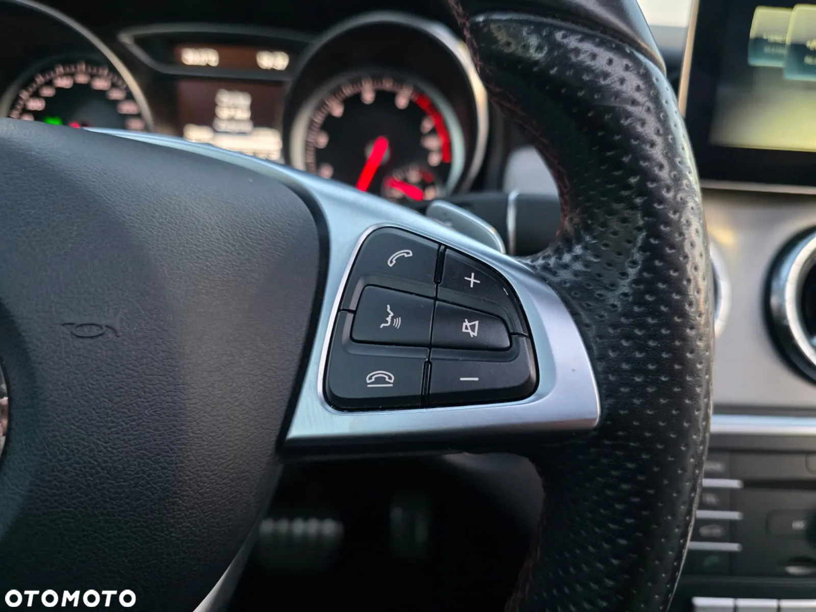 Mercedes-Benz CLA 200 7G-DCT AMG Line - 16