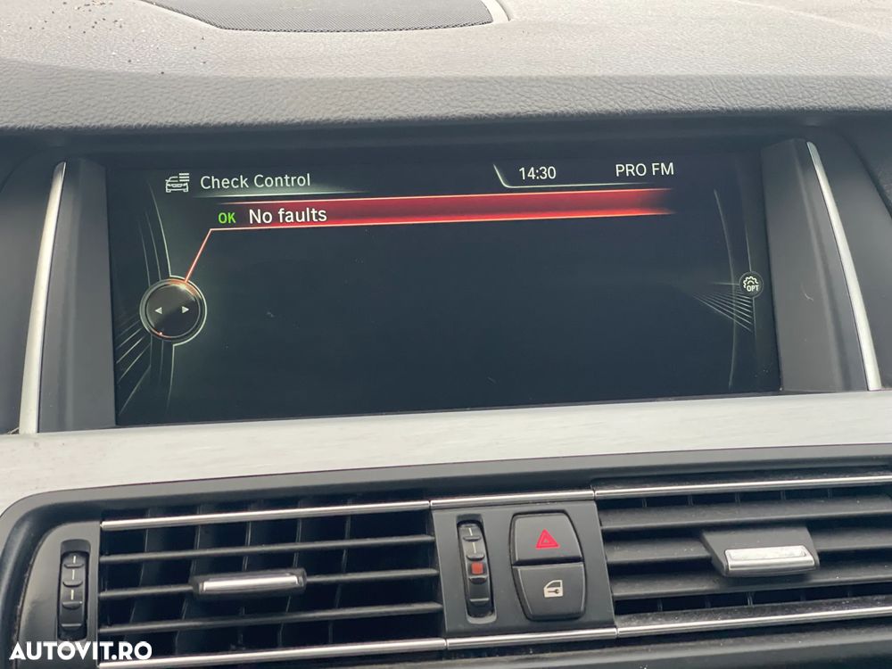 BMW Seria 5 520d Sport-Aut. - 32