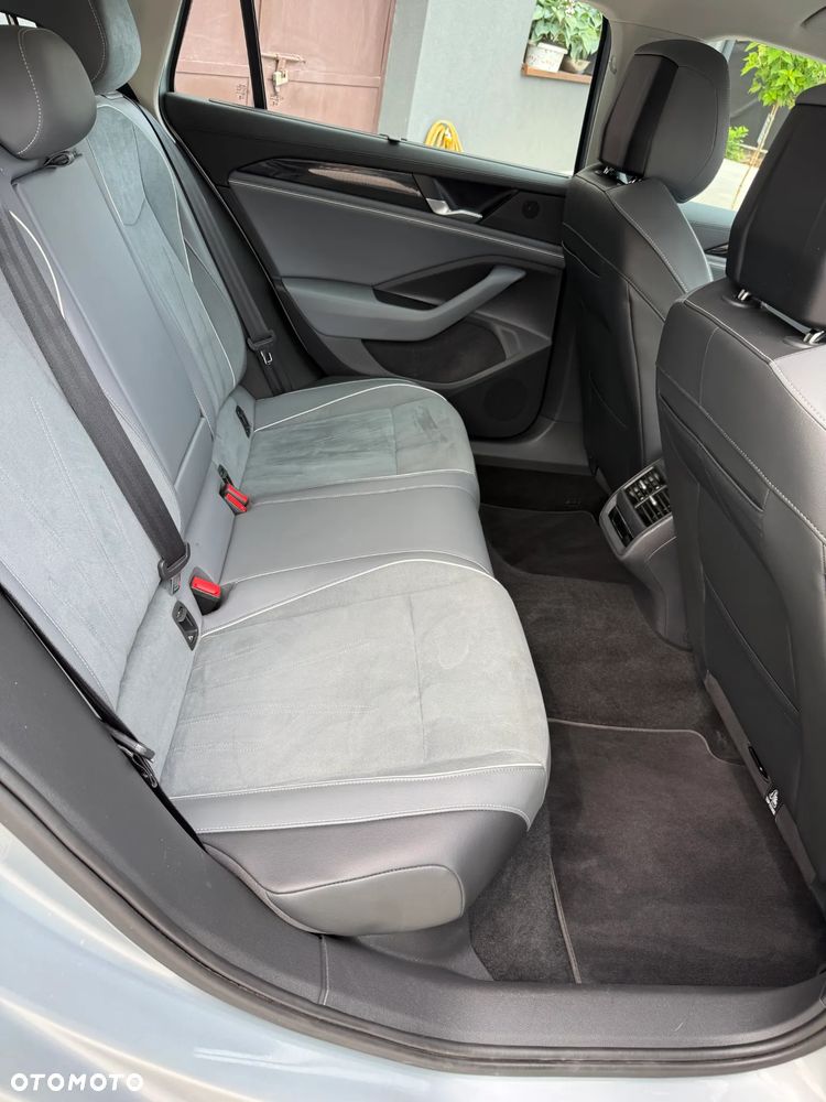 Volkswagen Passat - 15