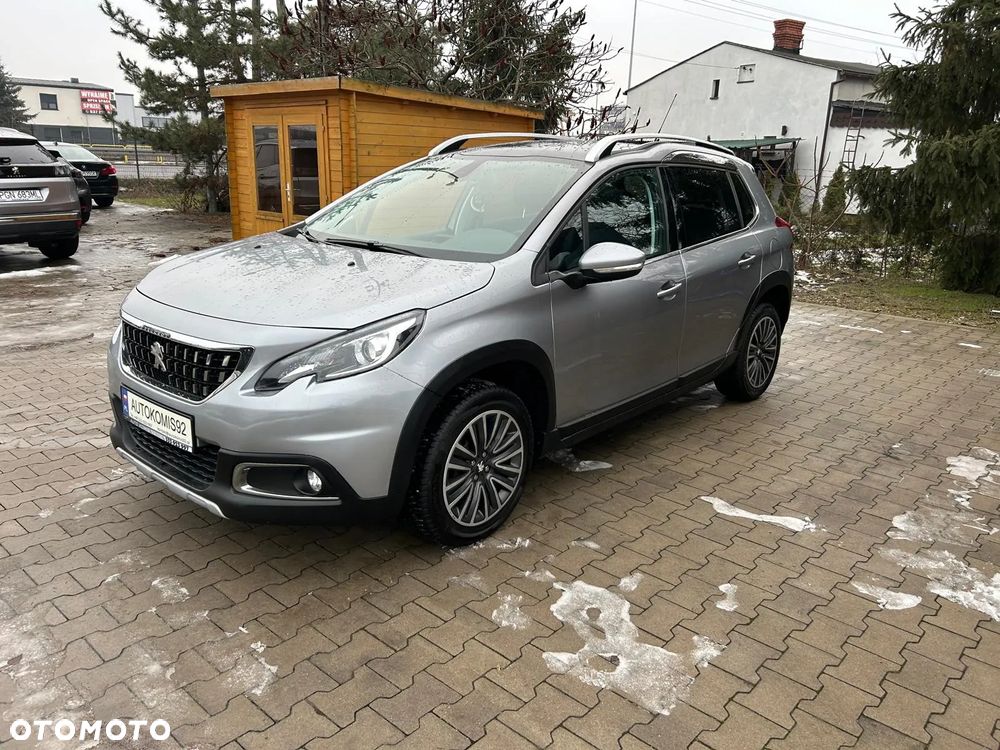 Peugeot 2008 1.2 Pure Tech Allure S&S - 12