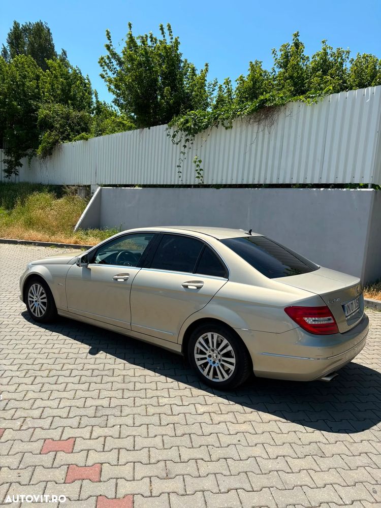 Mercedes-Benz C 250 CGI Automatik BlueEFFICIENCY Elegance - 3