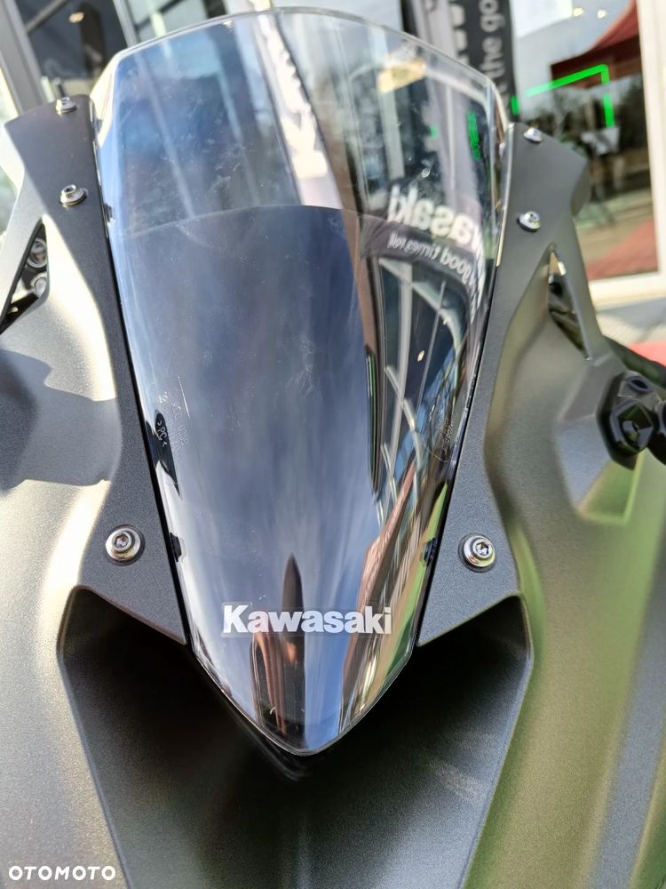 Kawasaki ZX - 19