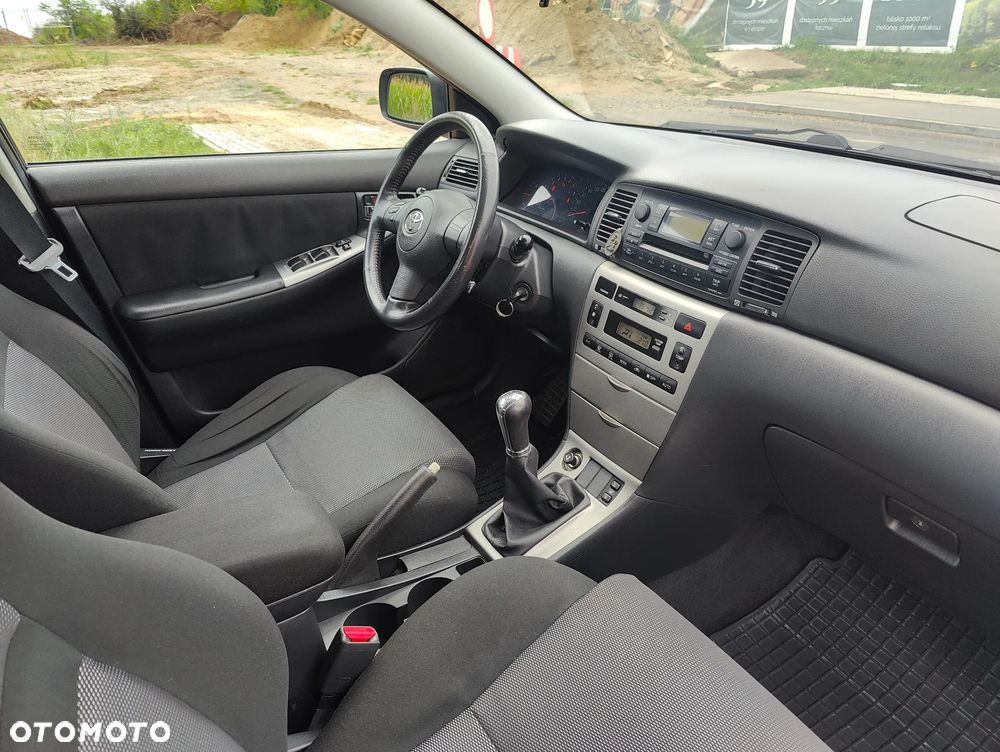 Toyota Corolla 1.6 VVT-i Sol - 13
