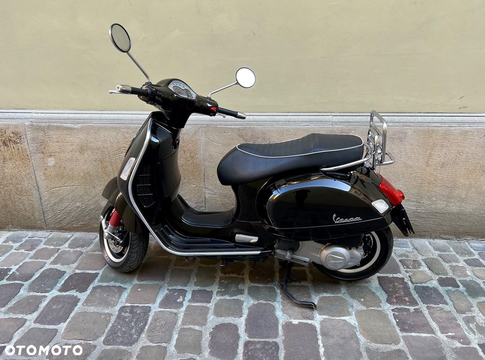 Vespa GTS - 7