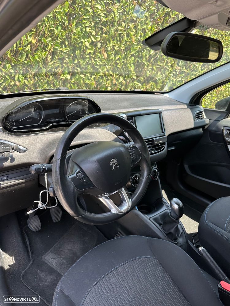 Peugeot 208 1.2 PureTech Signature - 10