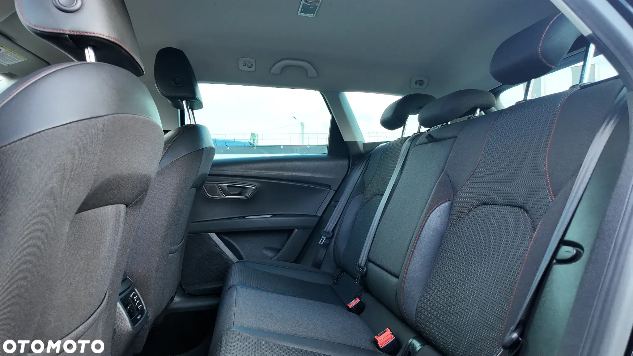 Seat Leon ST 2.0 TDI DPF DSG FR - 32