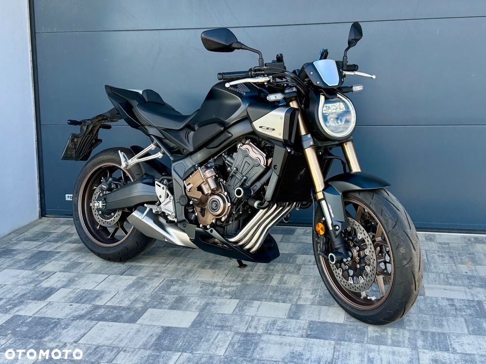 Honda CB - 1