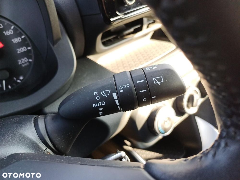 Toyota Yaris - 20