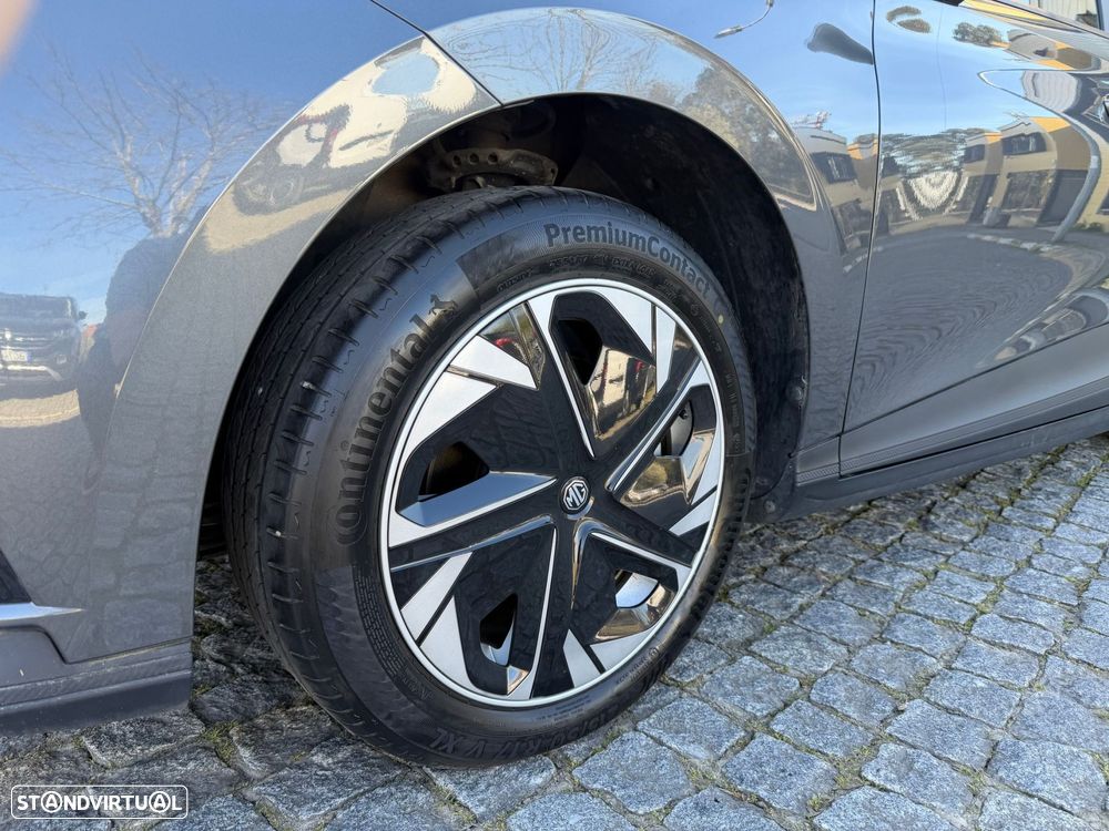 MG MG4 64 kWh Luxury - 9