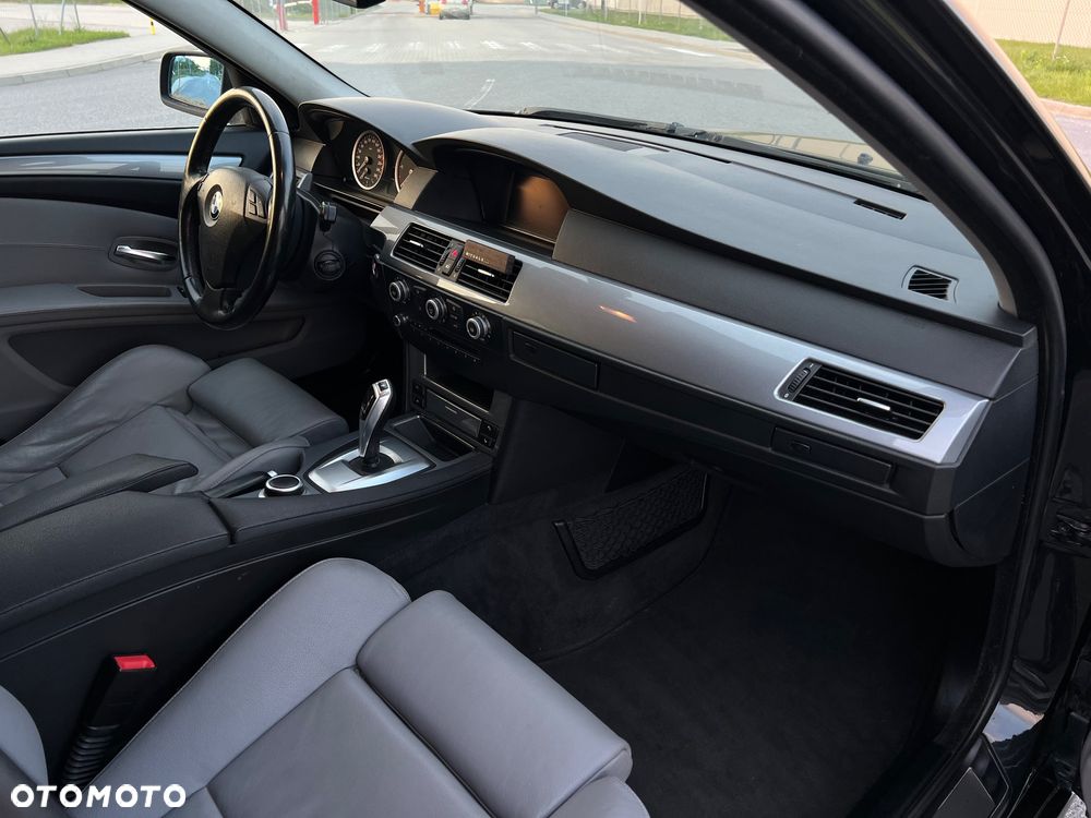 BMW Seria 5 520d Edition Exclusive - 15