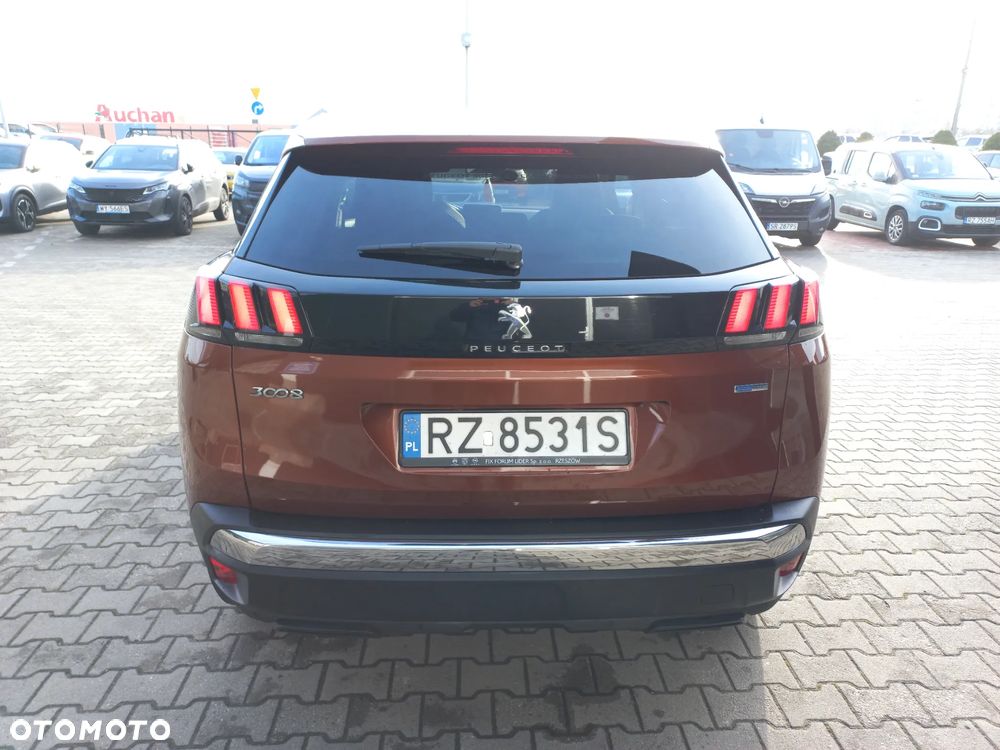 Peugeot 3008 1.2 PureTech Allure S&S - 6