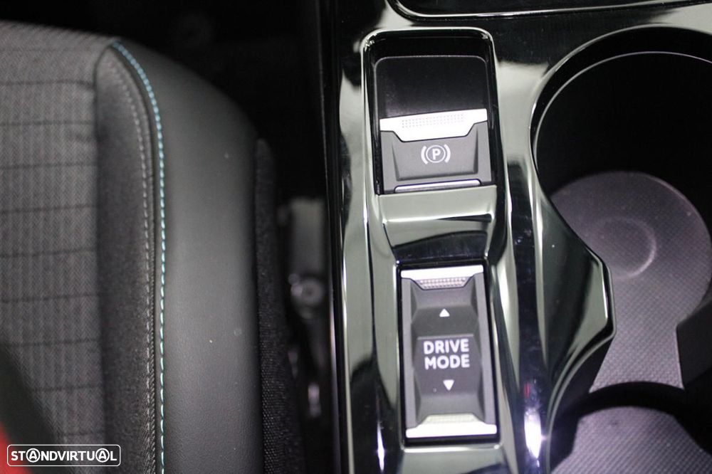 Peugeot e-2008 Allure - 30