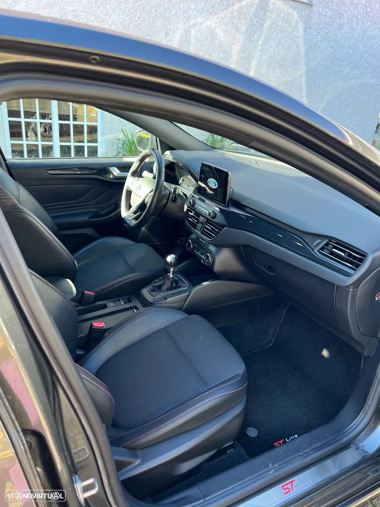 Ford Focus 1.5 TDCi EcoBlue ST-Line - 24