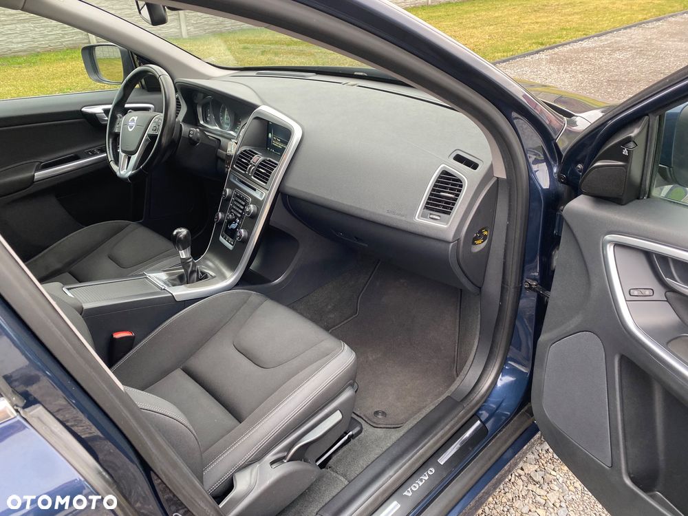 Volvo XC 60 D3 Momentum - 9